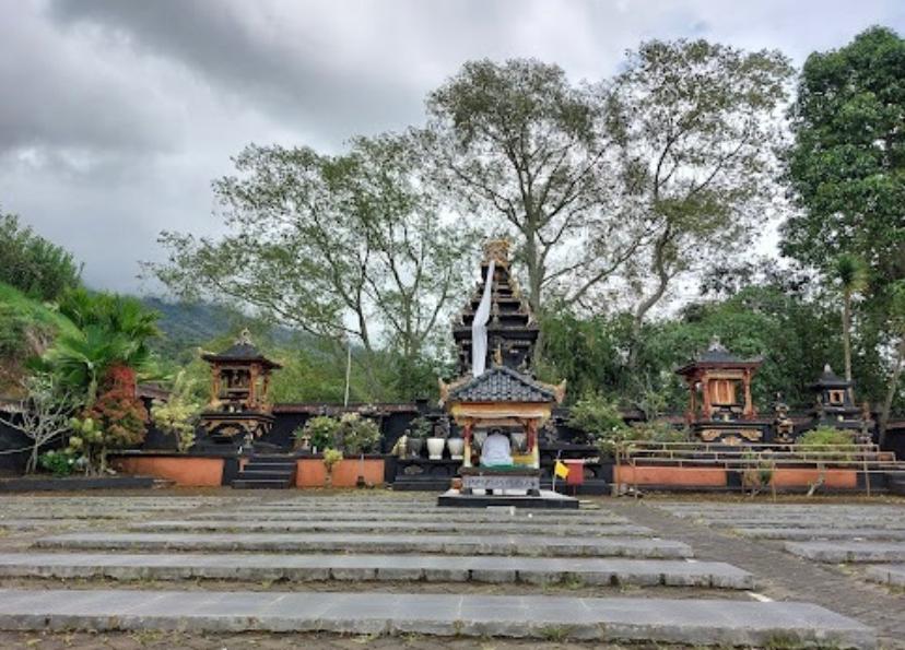 Empat pura di Malang ini tak hanya jadi tempat ibadah, tapi juga menawarkan ketenangan dan kisah sejarah yang menyatu dengan alam dan budaya.
