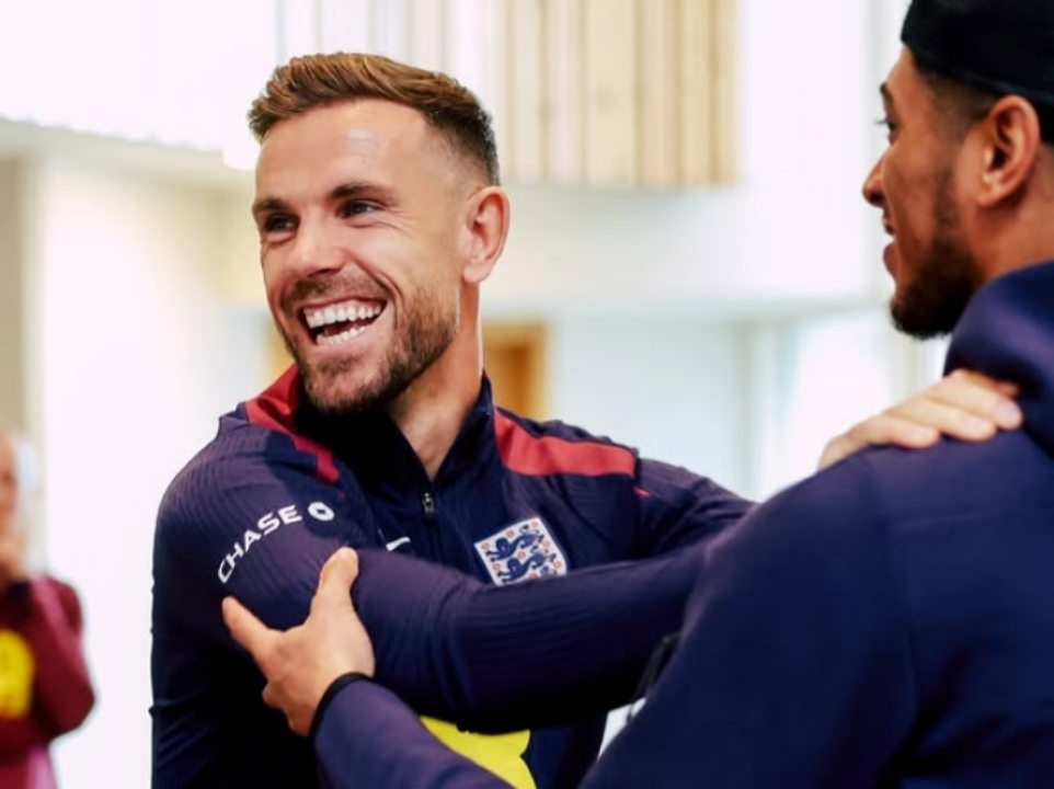 KEMBALI: Jordan Henderson saat berlatih bersama Timnas Inggris, musim depan dia akan kembali ke Liga Inggris bersama Brentford.