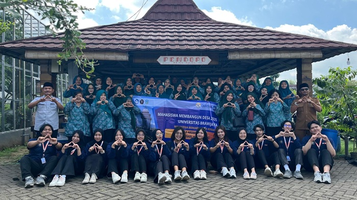 PENGABDIAN: Mahasiswa Universitas Brawijaya yang sedang melakukan KKN denga tajuk Mahasiswa Membangun Desa 2025.