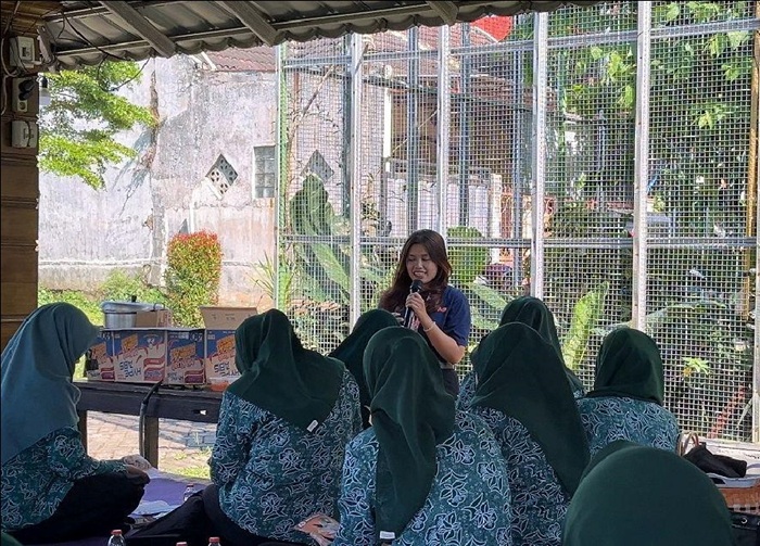 INTERAKTIF: Salah satu kegiatan KKN mahasiswa Universitas Brawijaya.