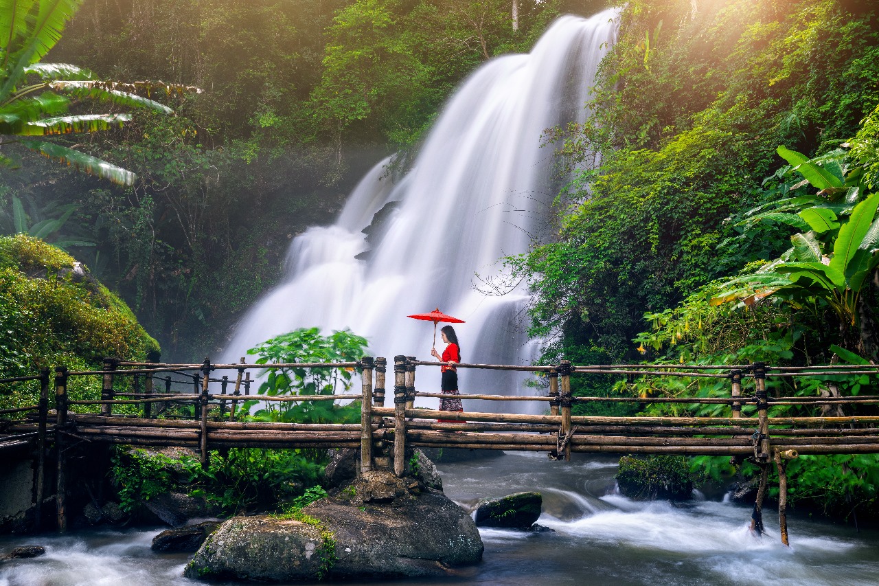Desa Wisata Poncokusumo hadirkan pesona alam yang masih asri, lengkap dengan aktivitas seperti camping, susur sungai, hingga wisata edukasi yang cocok untuk semua kalangan.
