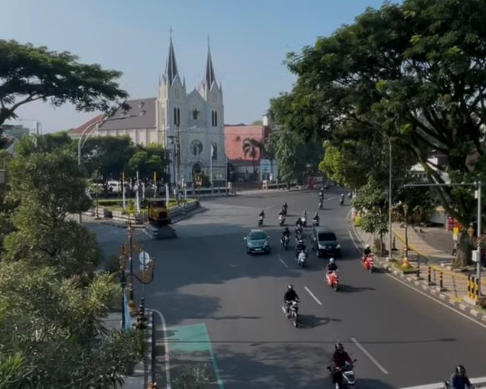Punya rencana liburan 2 hari 1 malam di Malang? Simak itinerary praktis dan rekomendasi kuliner wajib yang siap lengkapi perjalananmu dengan rasa dan pengalaman seru.