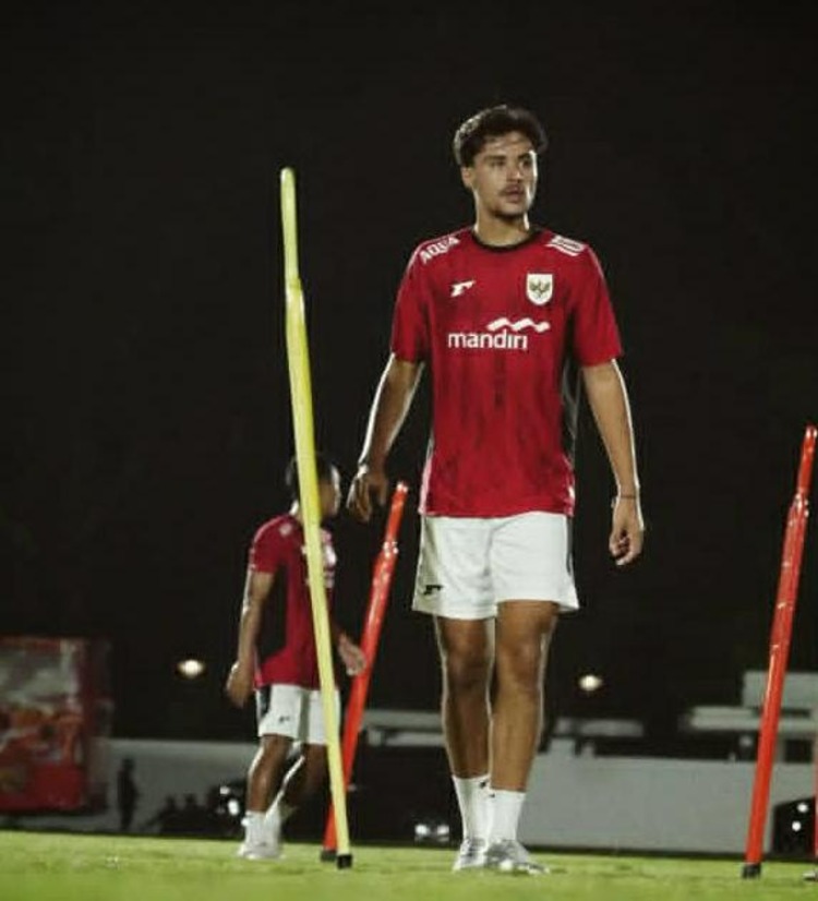 TOP: Pemain berdarah Jerman asli Malang ini menjadi bek tengah Timnas Indonesia dalam ajang Piala AFF U23 2025