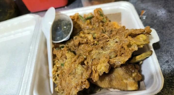 MANTAP: Nasi Telor Winoto yang menjadi makanan favorit mahasiswa karena harga yang terjangkau