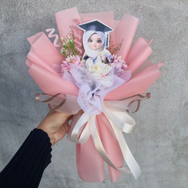 CANTIK: Kamu bisa custom buket bunga utuk hadiah wisuda temanmu di toko ini