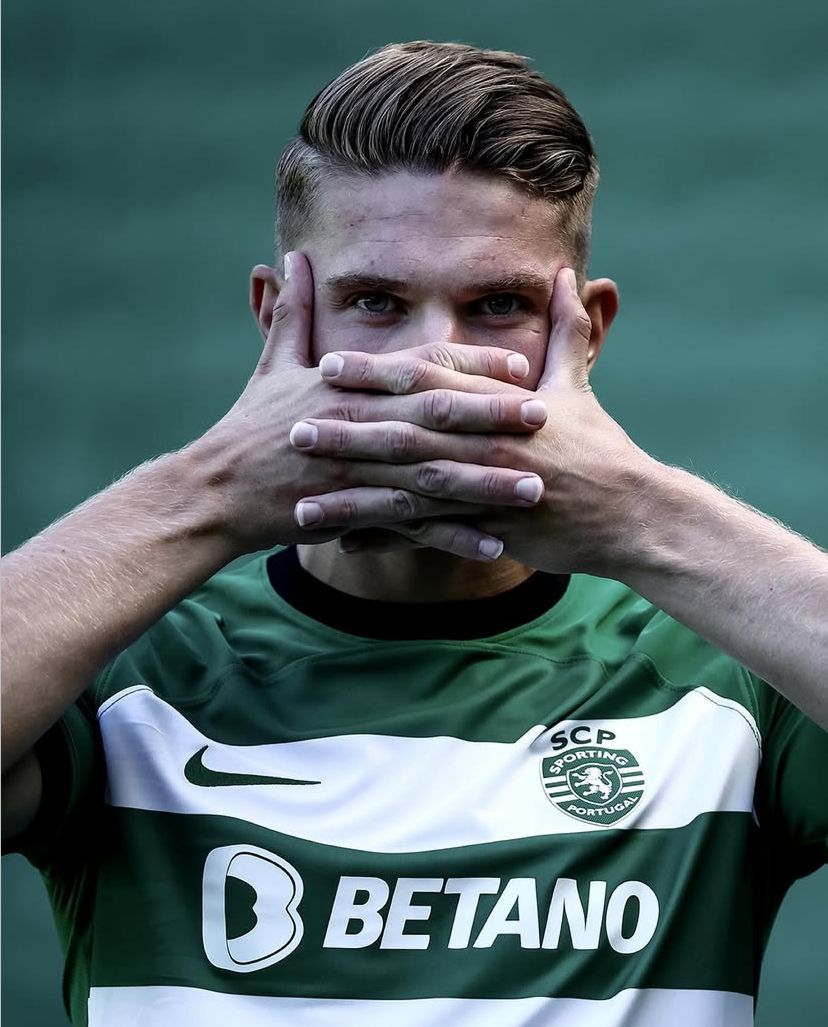 RESMI: Viktor Gyokeres berseragam Arsenal musim depan.