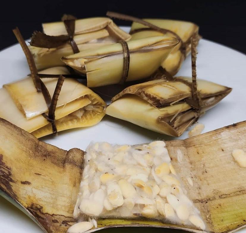Berbahan kedelai lokal, Tempe Wedok buatan warga Lumajang kini hadir di sejumlah pasar modern Malang.