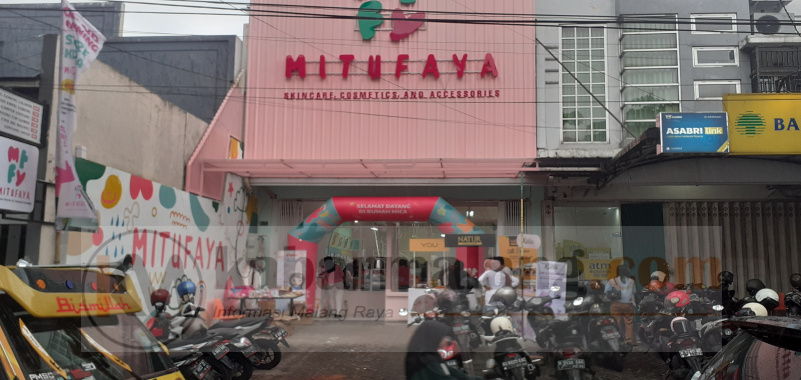 LENGKAP: Toko skincare terlaris dan isinya lengkap