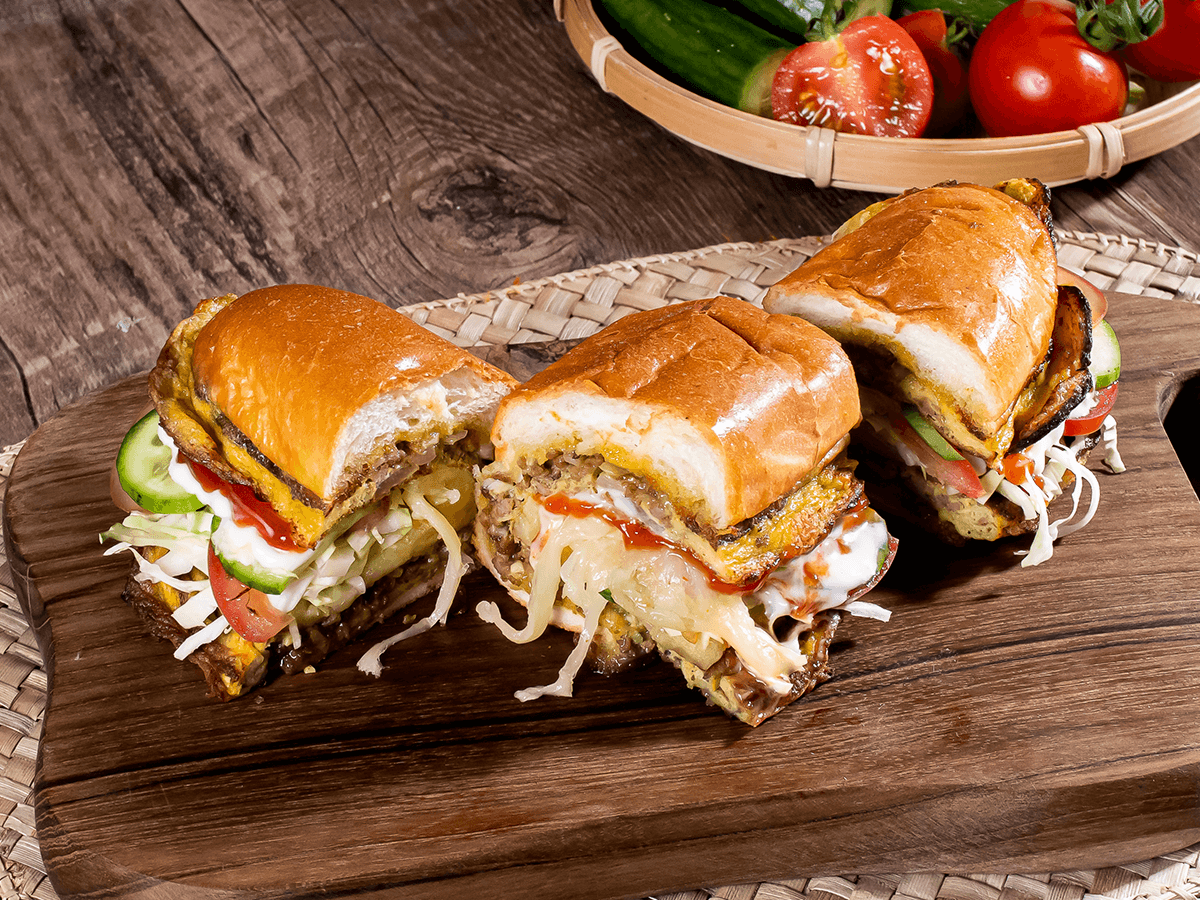 GURIH: Roti John seperti burger namun dengan isian yang berbeda