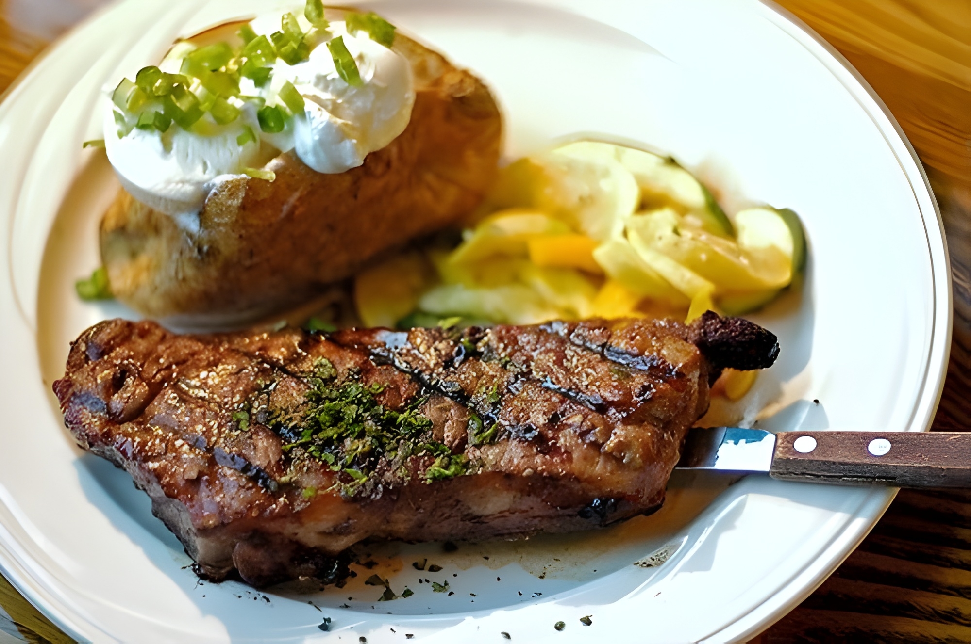 JUICY: Holycow! Steakhouse By Chef Afit sajikan steak daging berkualitas dengan saus spesial