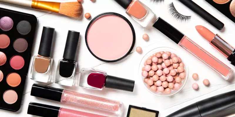 KECANTIKAN: Rekomendasi Toko Make-up yang cocok untuk kaum hawa.