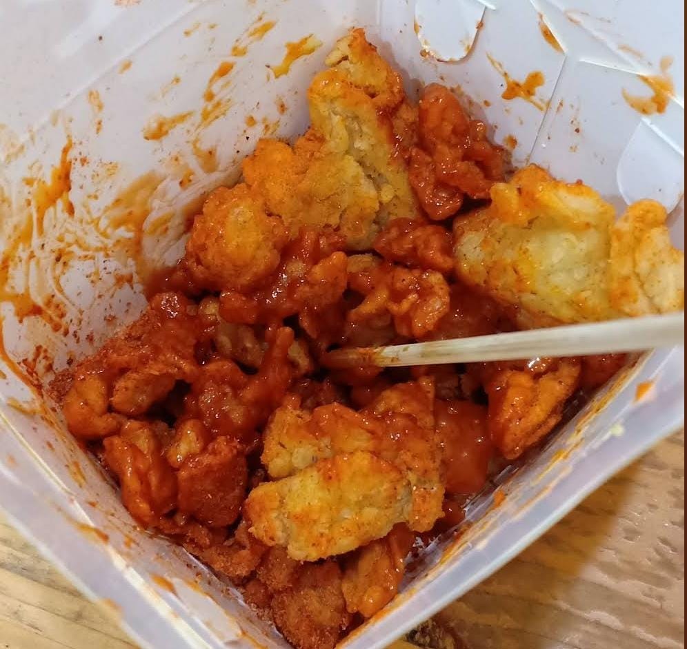TEMAN DRAKOR: Nikmati nonton film sambil ngemil ayam fillet dari chickmi ini