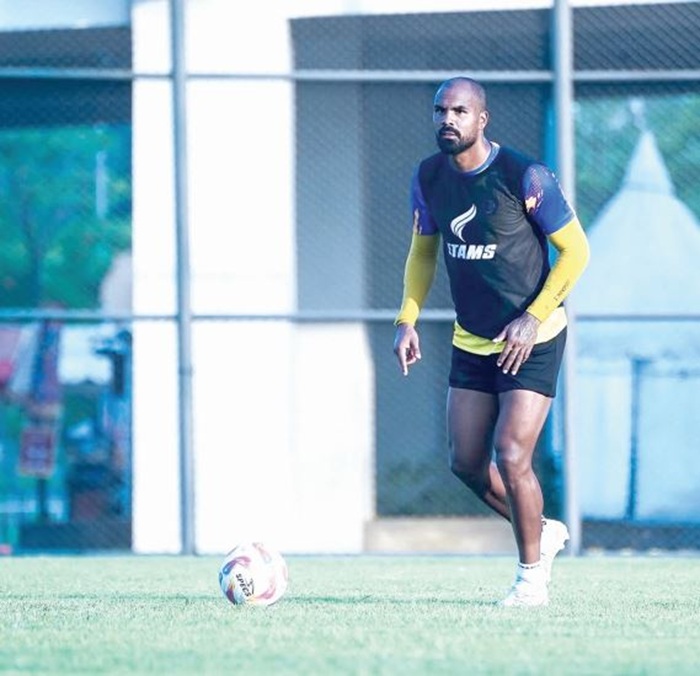 PINDAH KLUB: Thales Lira menjalani sesi latihan terakhir bersama Arema FC di lapangan luar Jakarta International Stadium pada Jumat lalu (25/7).