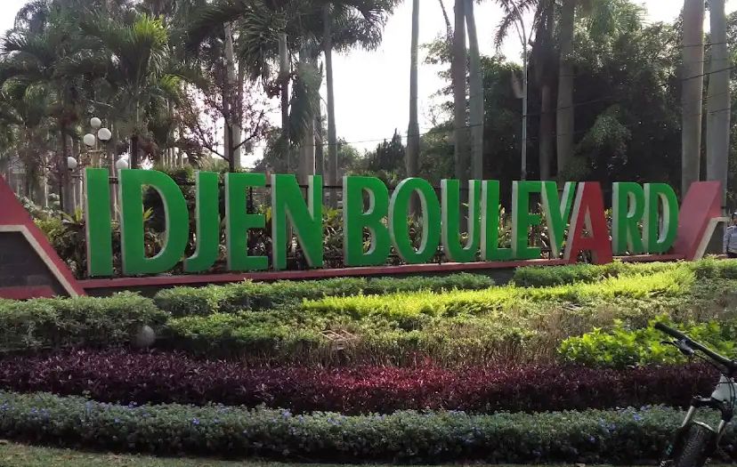 Bangunan bergaya kolonial masih berdiri megah di sepanjang Jalan Ijen, Malang. Kawasan ini dulunya merupakan permukiman elit warga Eropa pada masa Hindia Belanda.