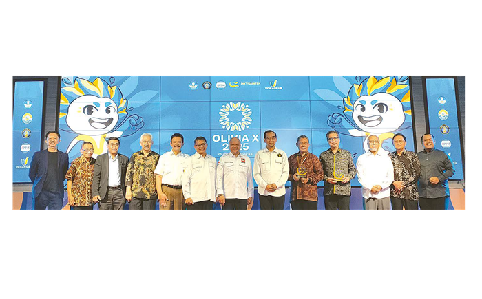 KOMPAK: Rektor UB Prof Widodo PhD bersama para akademisi yang terlihat persiapan OLIVIA X 2025.