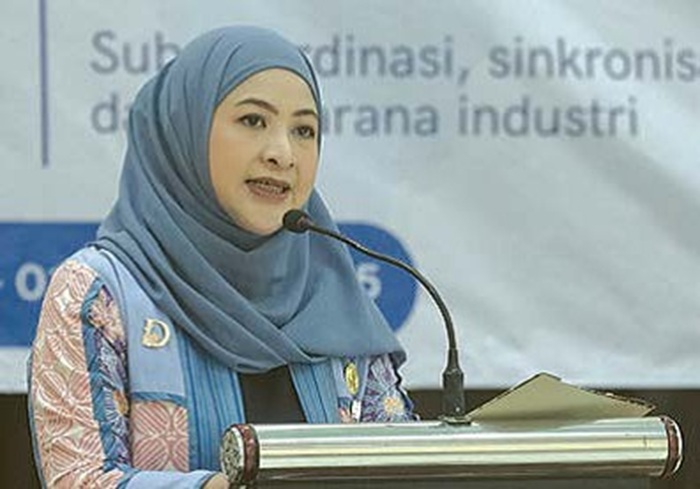 PENDAMPINGAN: Kabid Perindustrian Diskopindag Kota Malang Dian Likos Amelia memberikan materi terkait industri ekspor.