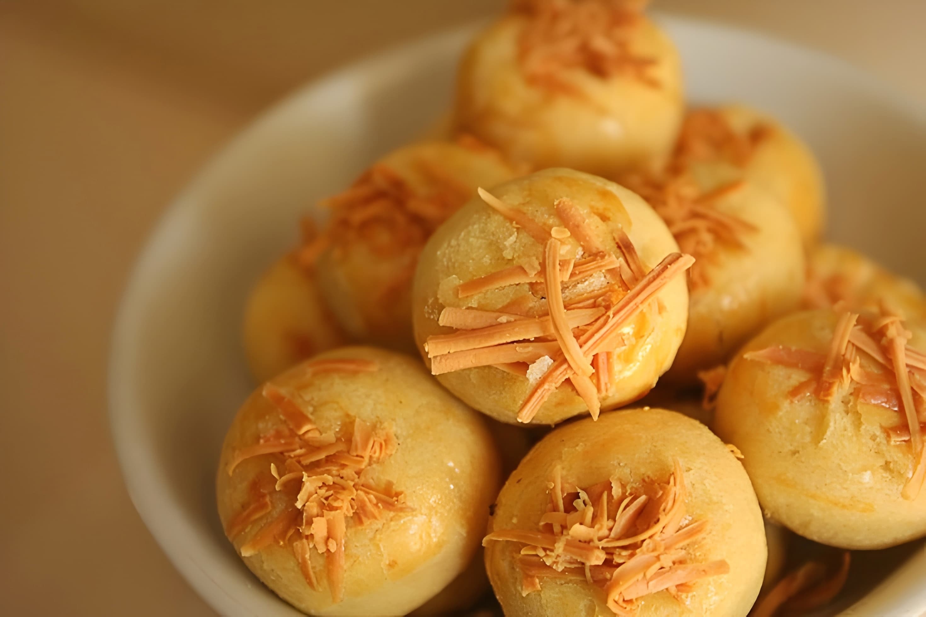 LEMBUT: Nastar isi nanas dari Toko Kue Sara, cocok jadi teman suguhan di rumah atau oleh-oleh untuk keluarga