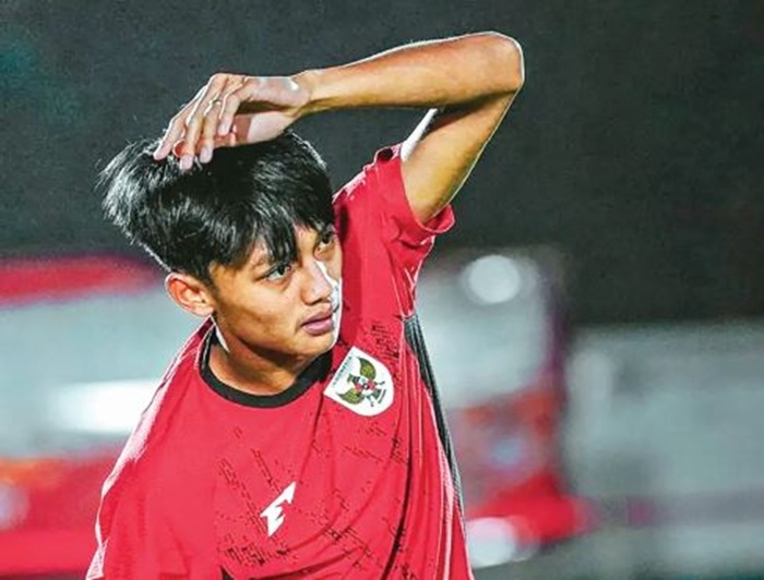 MULAI KOMPLET: Achmad Maulana Syarif menjalani sesi latihan dengan Timnas Indonesia U-23 di Lapangan Madya Gelora Bung Karno pekan lalu.