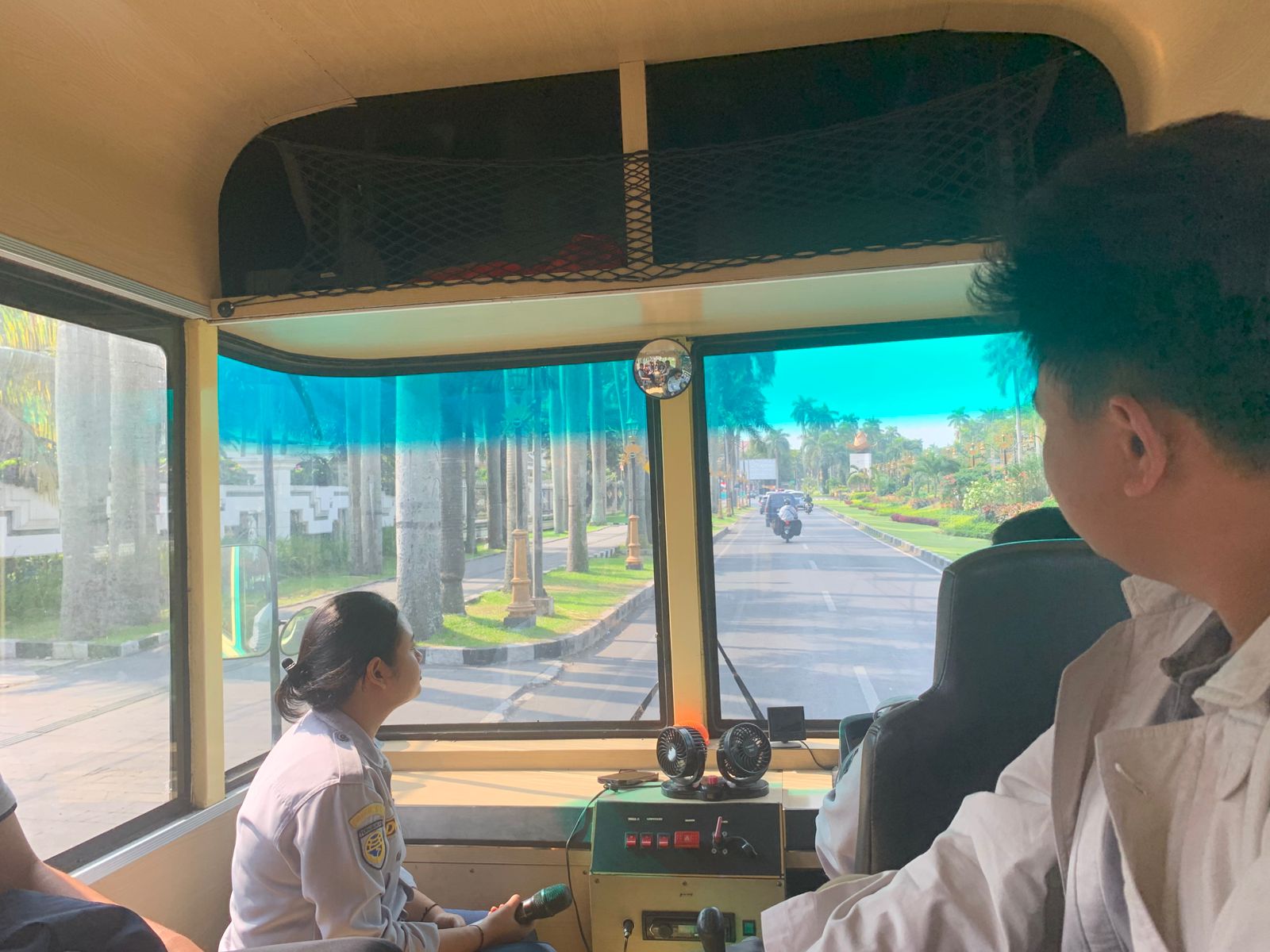 WISATA: Menikmati fasilitas Malang City Tour, jalan-jalan sambil belajar tentang Kota Malang.