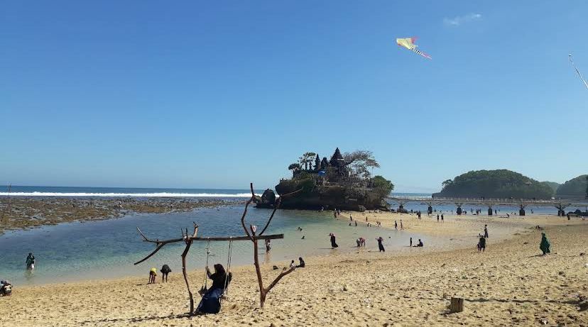 EKSOTIS: Dijuluki Kutanya Malang, Pantai Balekambang menjadi primadona Kabupaten Malang.