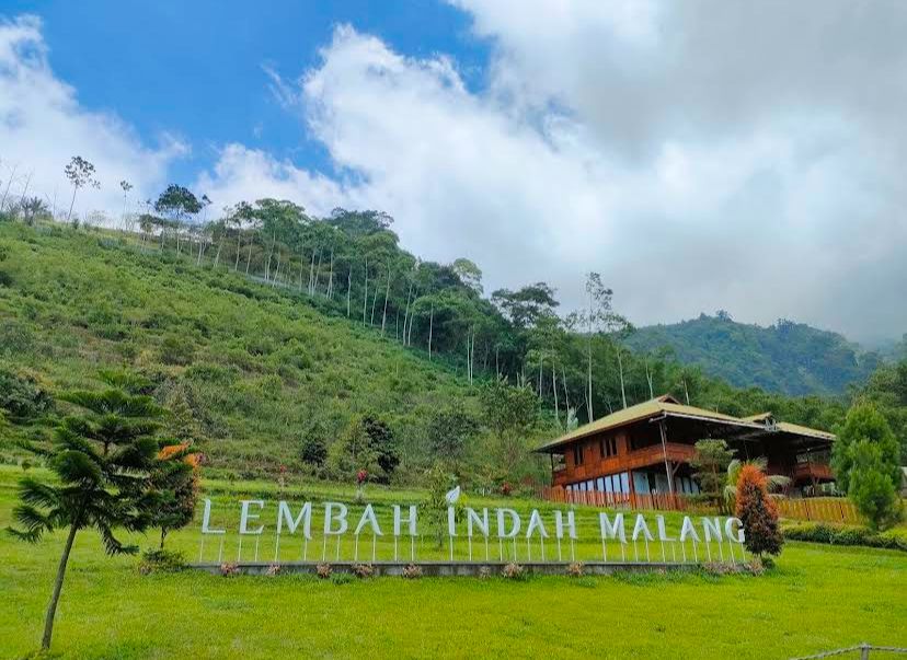 ASRI: Ngajum memiliki wisata alam yang sangat digemari oleh pecinta alam, jadi ngajum layak untuk kamu kunjungi.