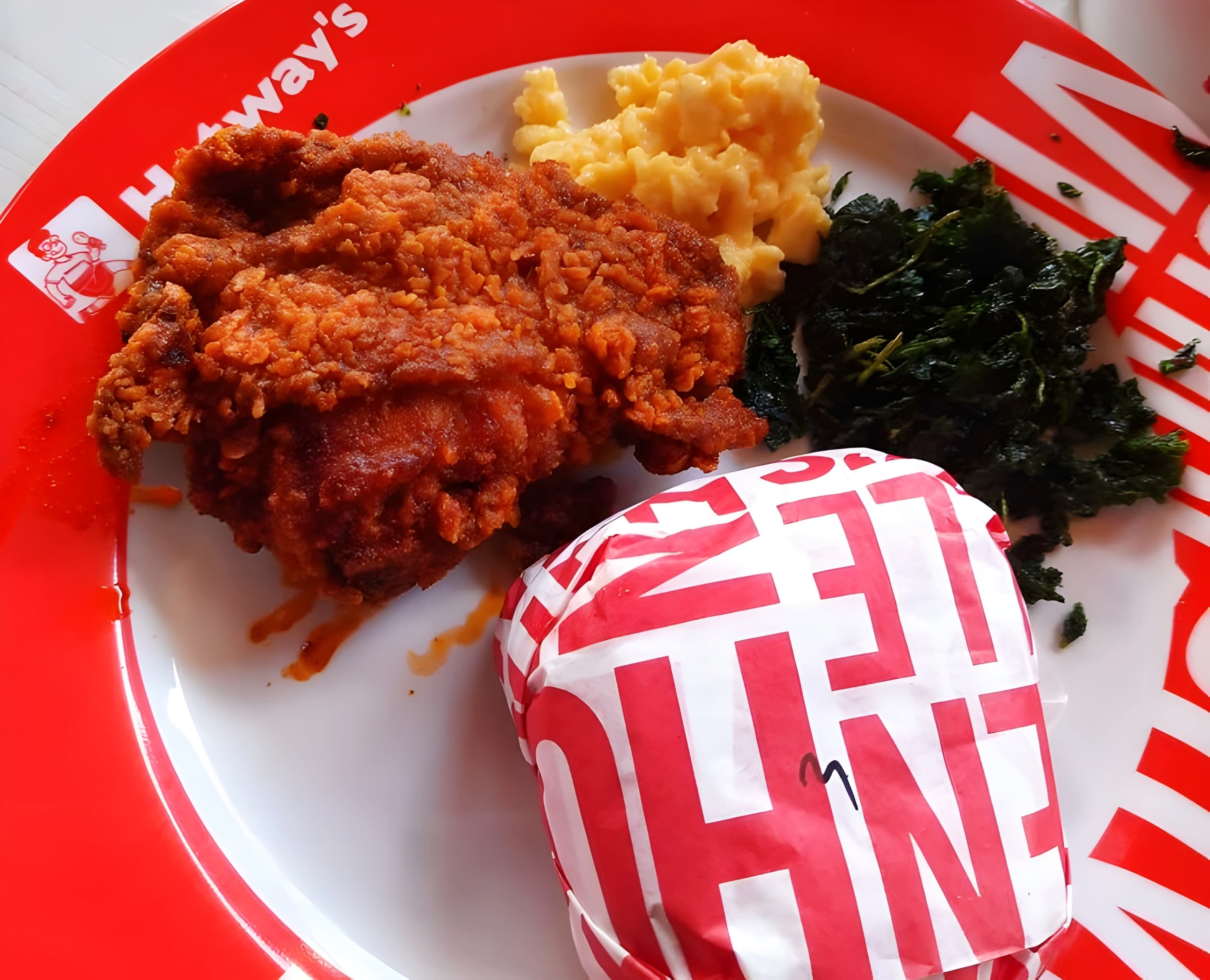 PEDAS: Rekomendasi resto ayam Nashville di Malang ini siap manjain lidah kamu yang doyan ayam goreng saus pedas dengan harga terjangkau!