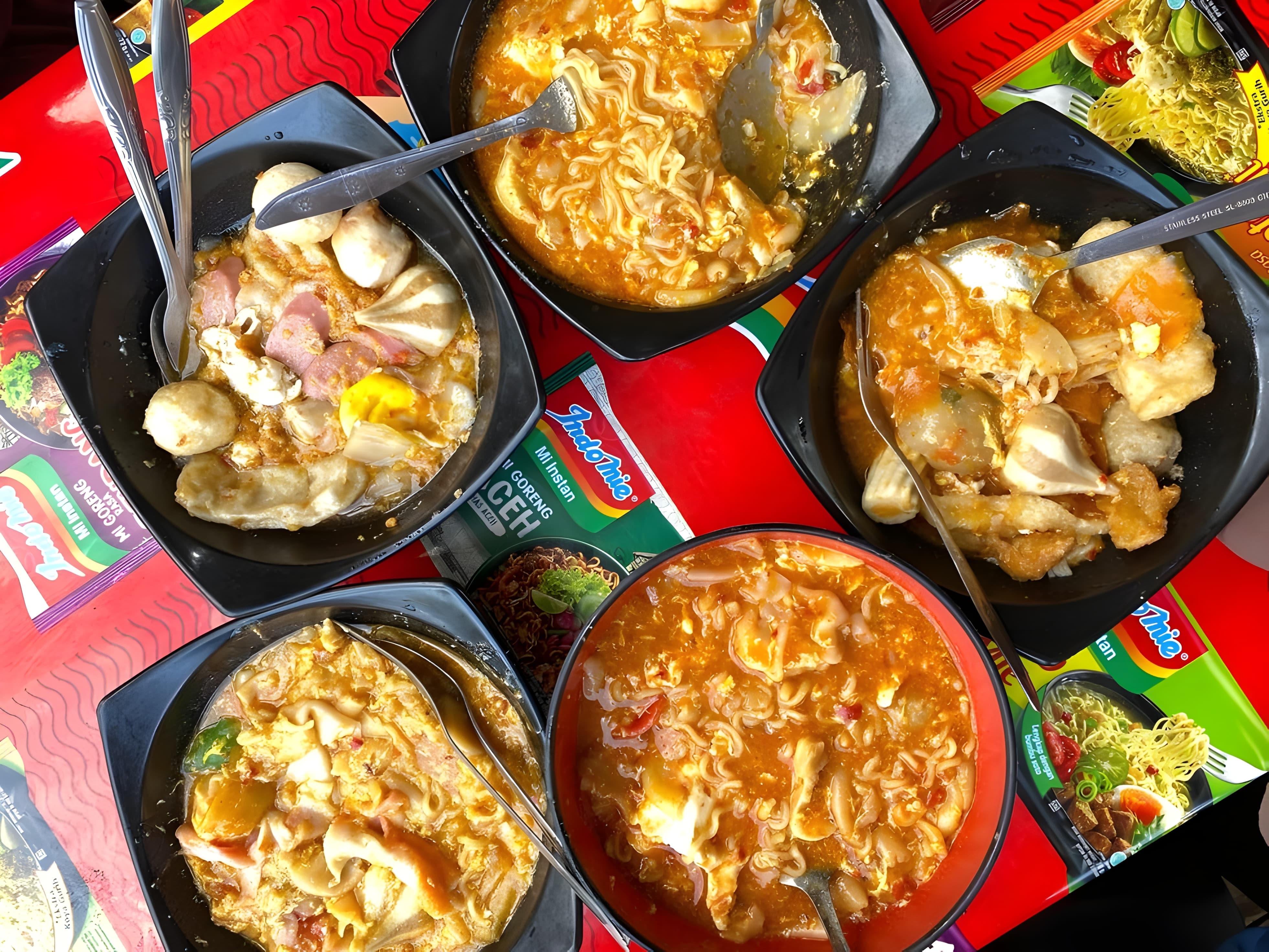 LEZAT: Lima warmindo recommended di Malang ini siap nemenin perut lapar kamu kapan saja dengan harga hemat, rasa nikmat!