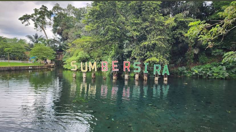 INDAH: Pesona asri alam Sumber Sira yang menawan.