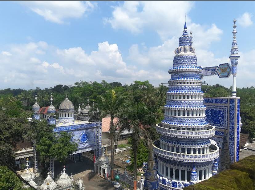 UNIK: Ornamen yang indah membuat ciri khas Masjid Tiban menjadi ikon dari Turen.