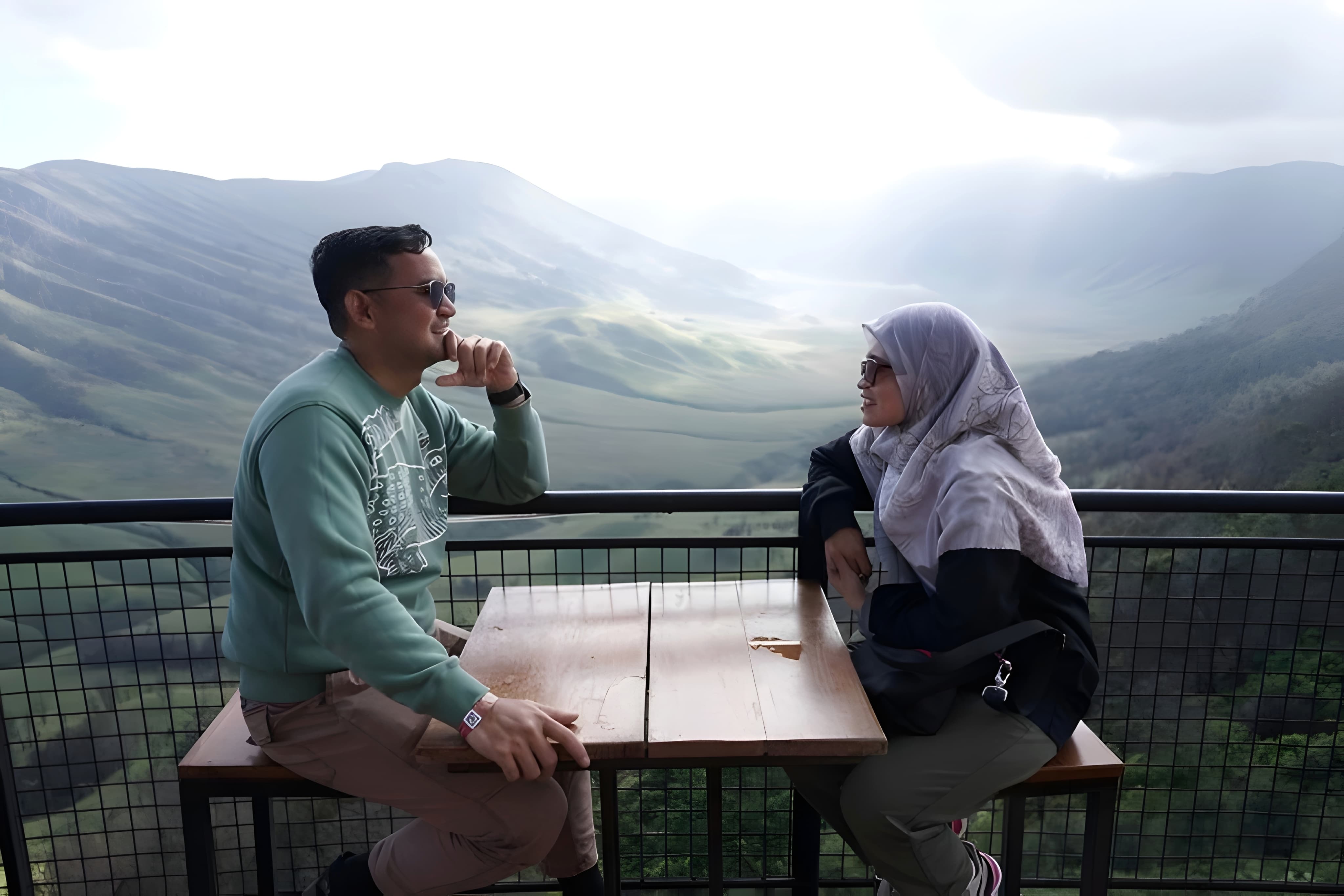 MENAWAN: Lima kafe ini cocok buat kamu yang ingin menikmati hangatnya kopi dan cantiknya pemandangan Bromo dalam satu waktu