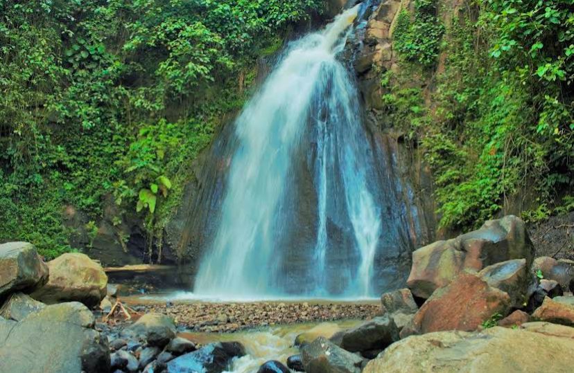 INDAH: Pemandangan air terjun yang dapat dinikmati saat kamu berlibur di Kasembon Malang.