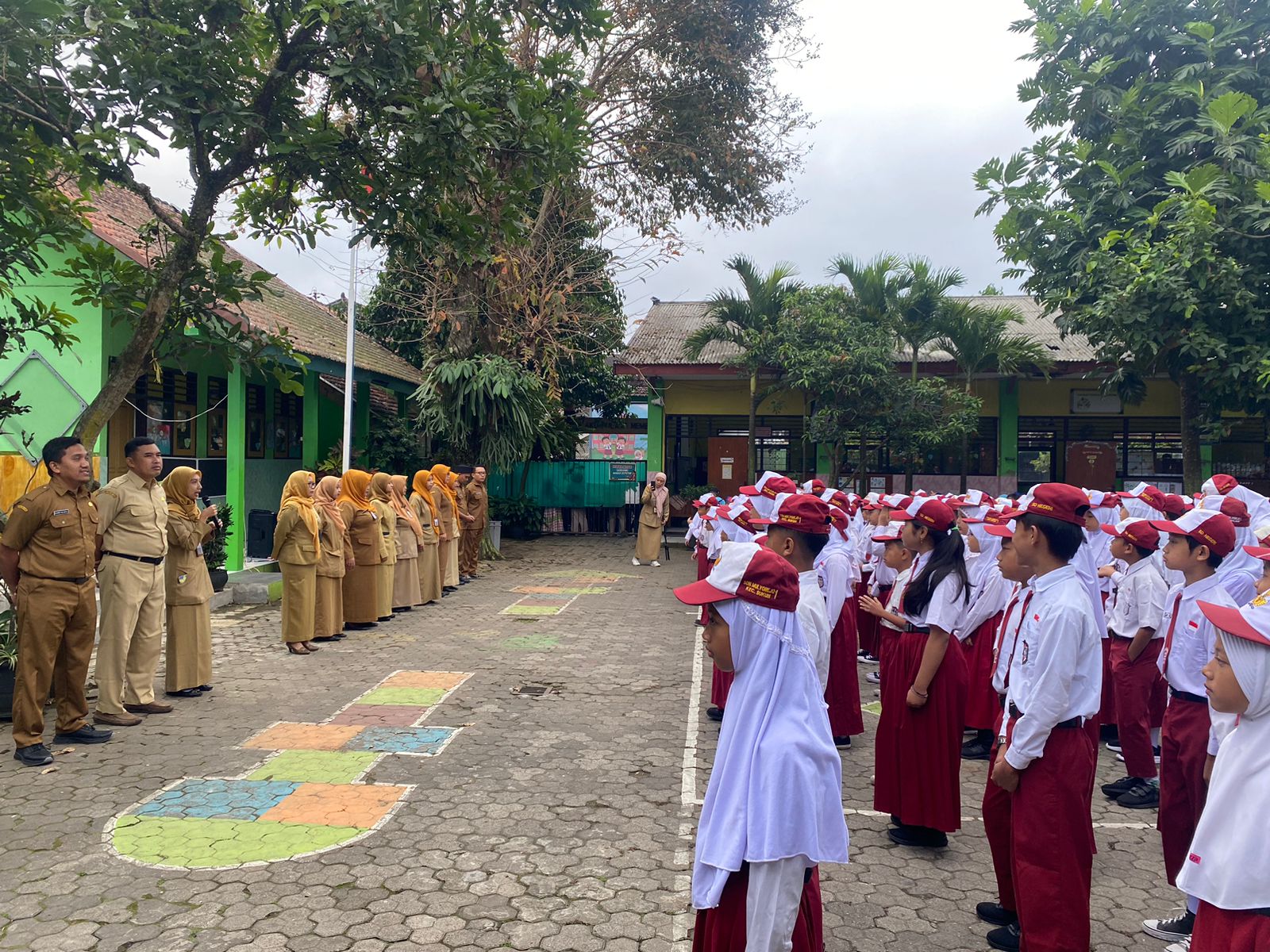 BERMAKNA: Masa Pengenalan Lingkungan Sekolah (MPLS) tahun ajaran 2025&ndash;2026 di SDN Mulyorejo 1 Kota Malang.
