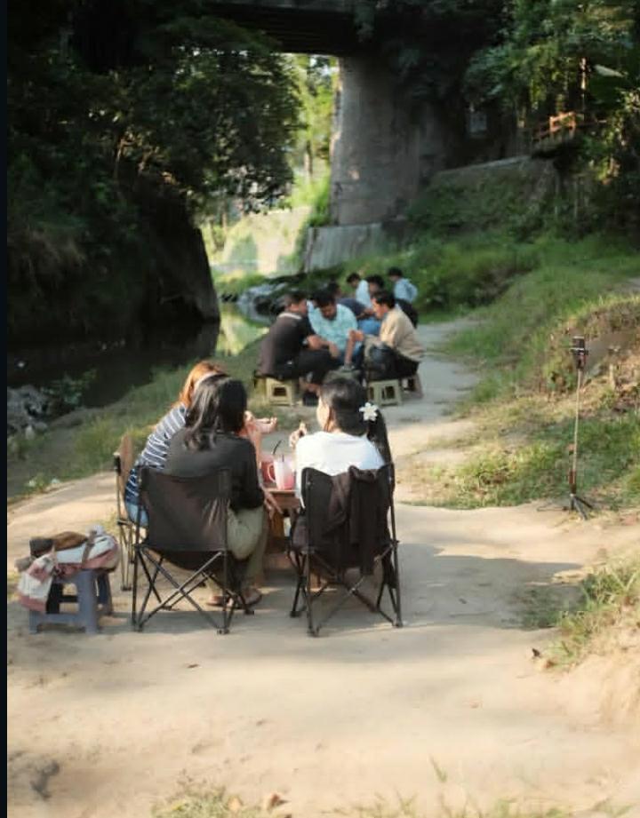 JOSJIS: Warung Tenang, salah satu rekomendasi spot nongkrong pinggir sungai di Malang yang asri dan pas buat&nbsp;cari&nbsp;inspirasi