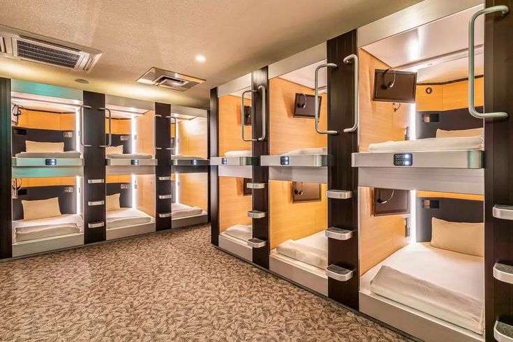 PRAKTIS: Hotel kapsul di Malang ini menawarkan fasilitas lengkap, lokasi strategis, dan tarif terjangkau, membuatnya jadi pilihan ideal untuk para backpacker