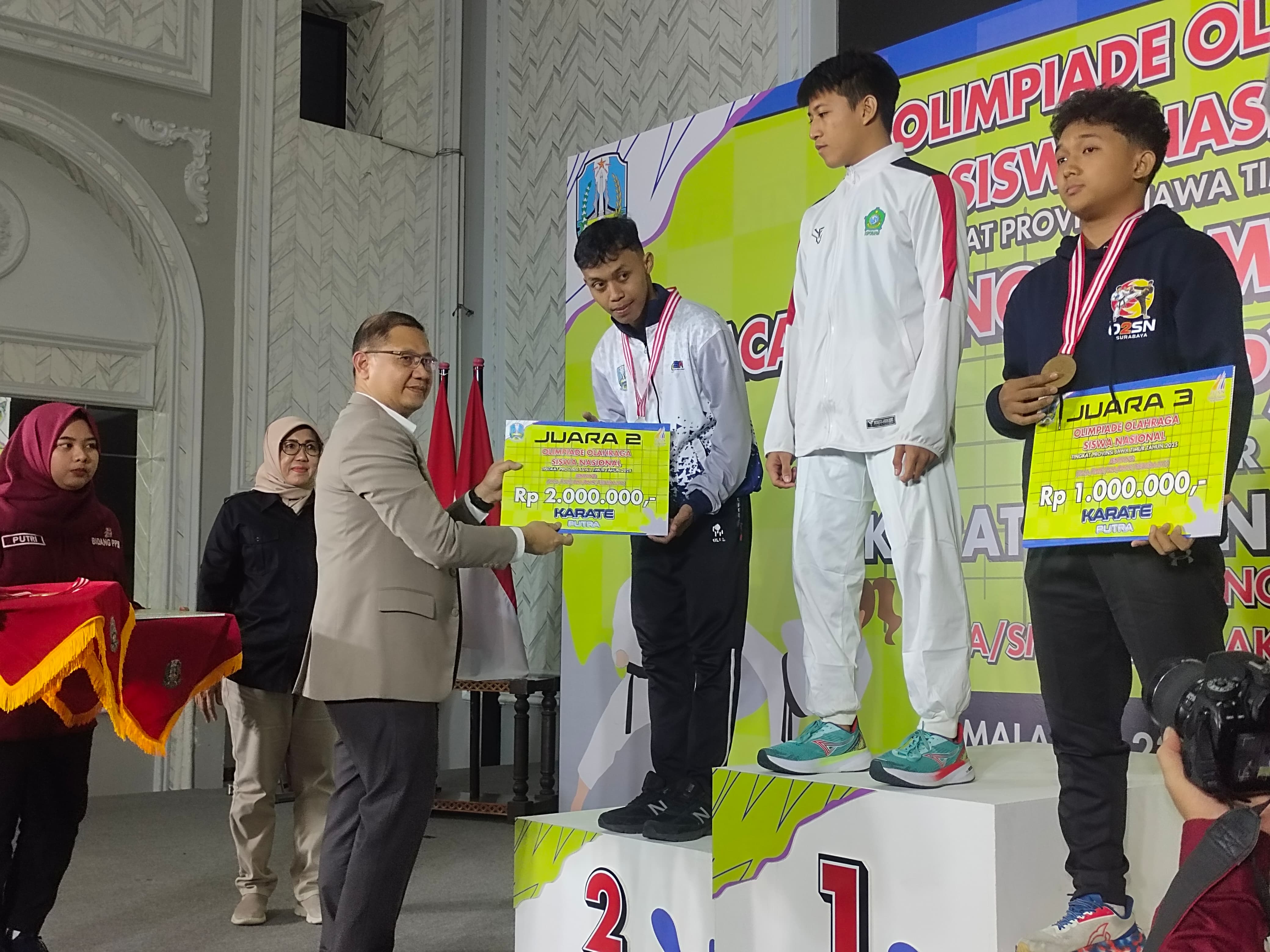 Raih Emas Porprov, Karateka SMAN 1 Tumpang Kini Fokus O2SN Nasional.