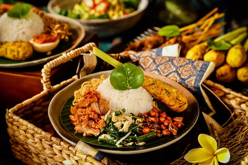 PEDAS: Nasi yang diberi sambal yang bervariasi