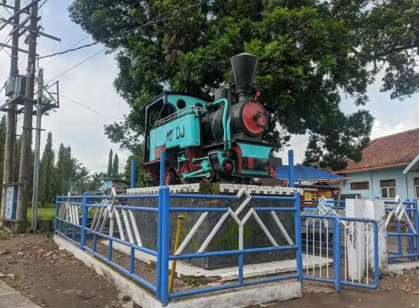 Kereta lori tebu di Lumajang yang menjadi saksi sejarah kejayaan industri gula di daerah tersebut.