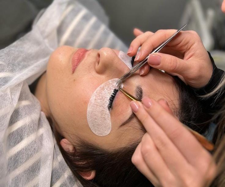 LENTIK: Studio eyelash extension di Malang ini siap bikin penampilanmu makin percaya diri dengan bulu mata lentik dan rapi