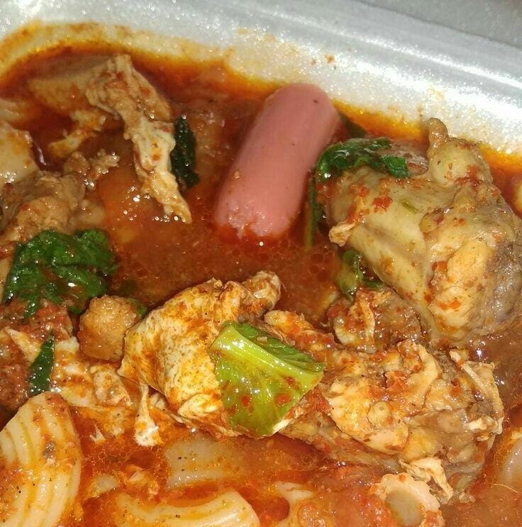 PEDAS: Semangkuk seblak di Lawang ini siap bikin lidah bergoyang dengan cita rasa pedas nagih khas Sunda