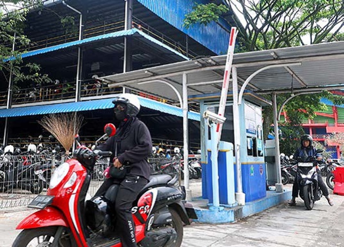 SIAPKAN SKEMA BARU: Parkir bertingkat di area Stadion Gajayana jadi salah satu penyumbang rutin retribusi daerah.