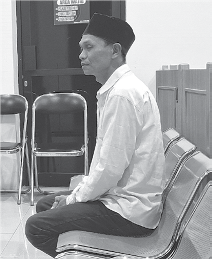 PEMERIKSAAN TERDAKWA: Ja&rsquo;far Shodiq, 40, warga Desa Karangsuko, Kecamatan Pagelaran menjalani sidang di Pengadilan Negeri (PN) Kepanjen beberapa hari lalu.