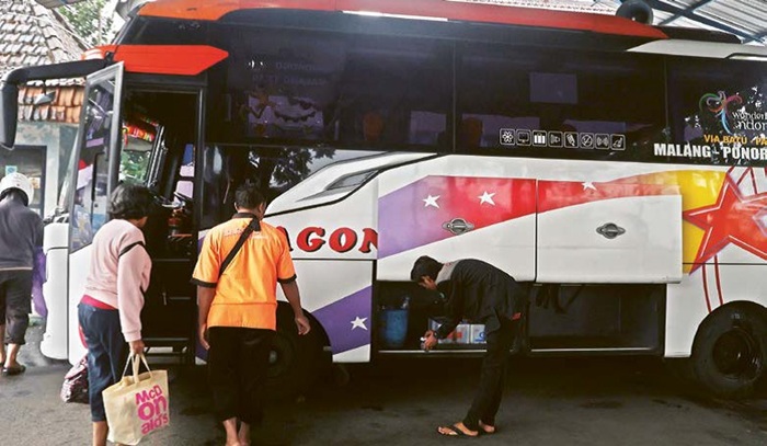 Jumlah penumpang Lebaran meningkat, tapi menurun dari tahun lalu.