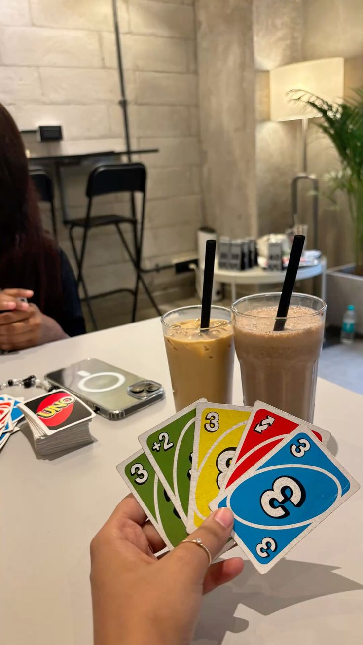 ASIK: Kafe ini cocok untuk kamu yang pengen nongkrong sambil main board game bareng teman, nongkrong makin seru dan penuh tawa
