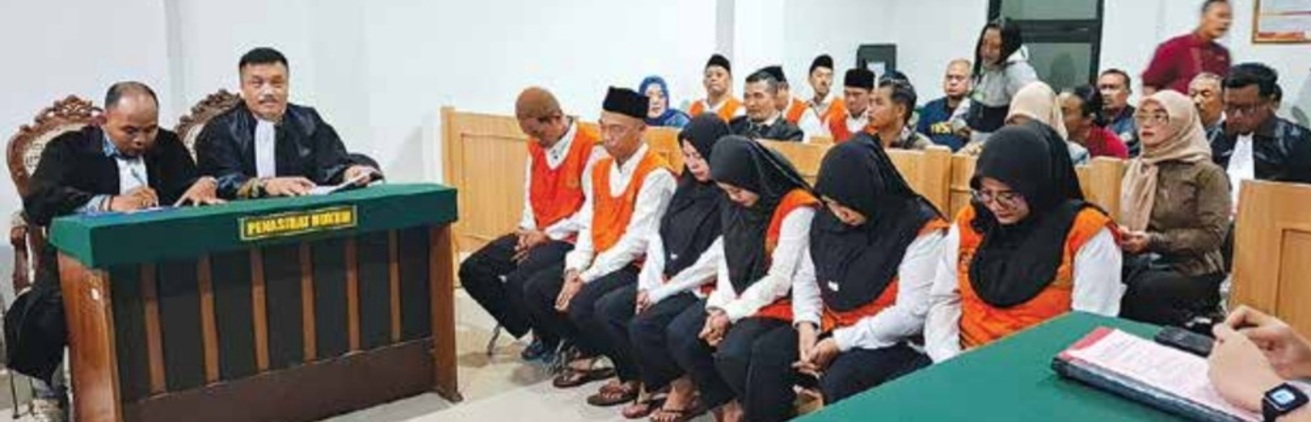 EKSPLOITASI ANAK: Enam pemilik warung kopi di area Pasar Gondanglegi menjalani sidang di Pengadilan Negeri (PN) Kepanjen kemarin (22/8).