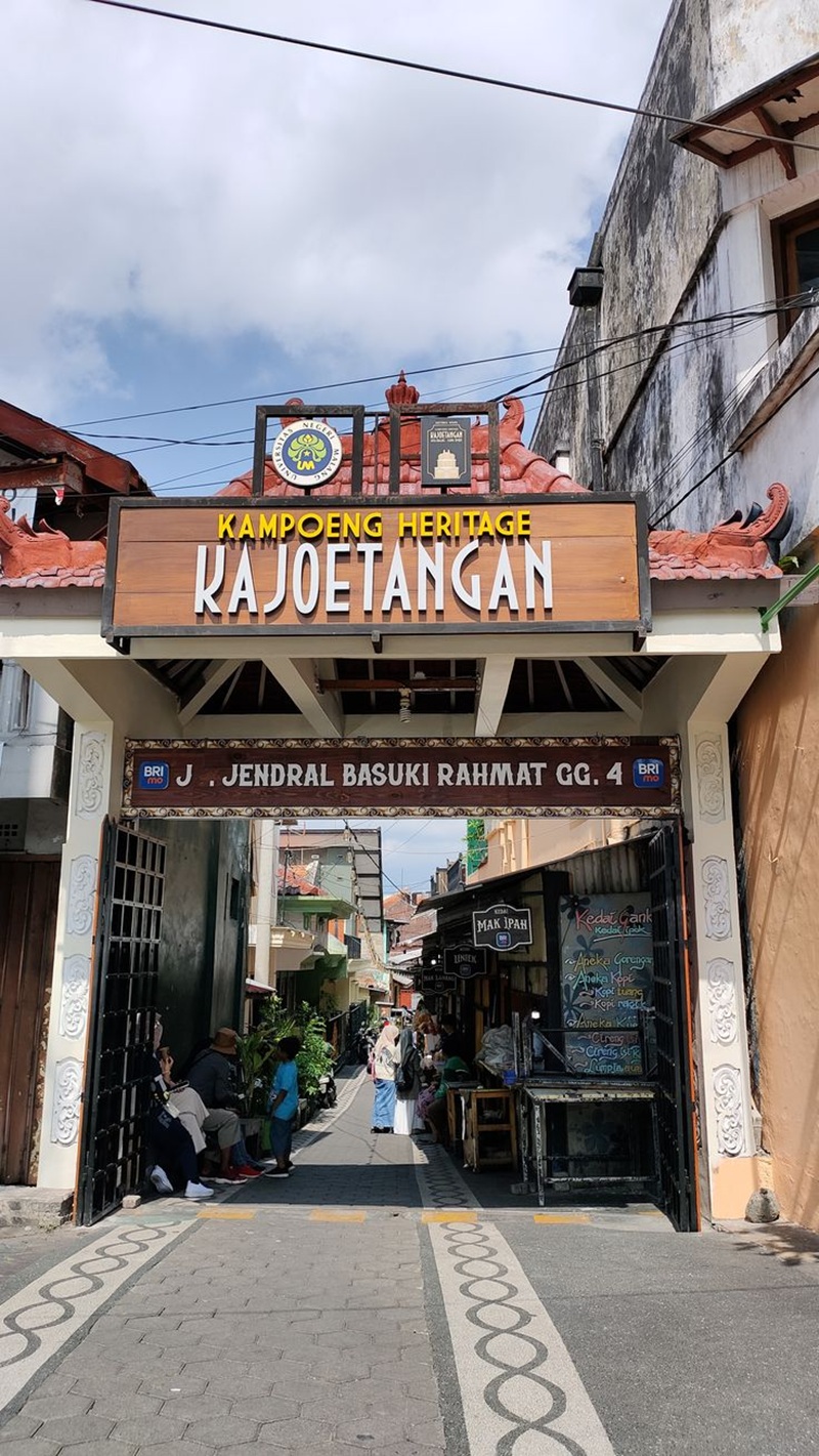 Strolling Around Malang: 4 Rekomendasi Spot Foto Wajib yang Instagramable di Kayutangan Heritage