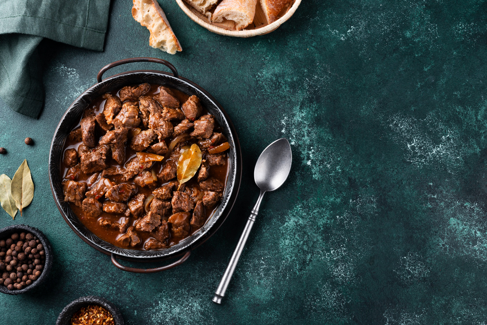 Rawon, si hitam yang selalu juara di hati pecinta kuliner Nusantara.