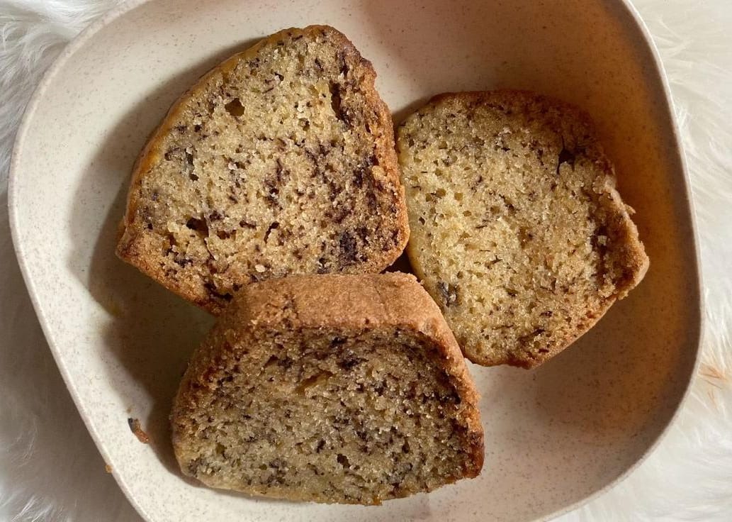 LEMBUT: Bolu pisang dari berbagai bakery di Malang ini cocok jadi camilan manis sampai suguhan acara besar
