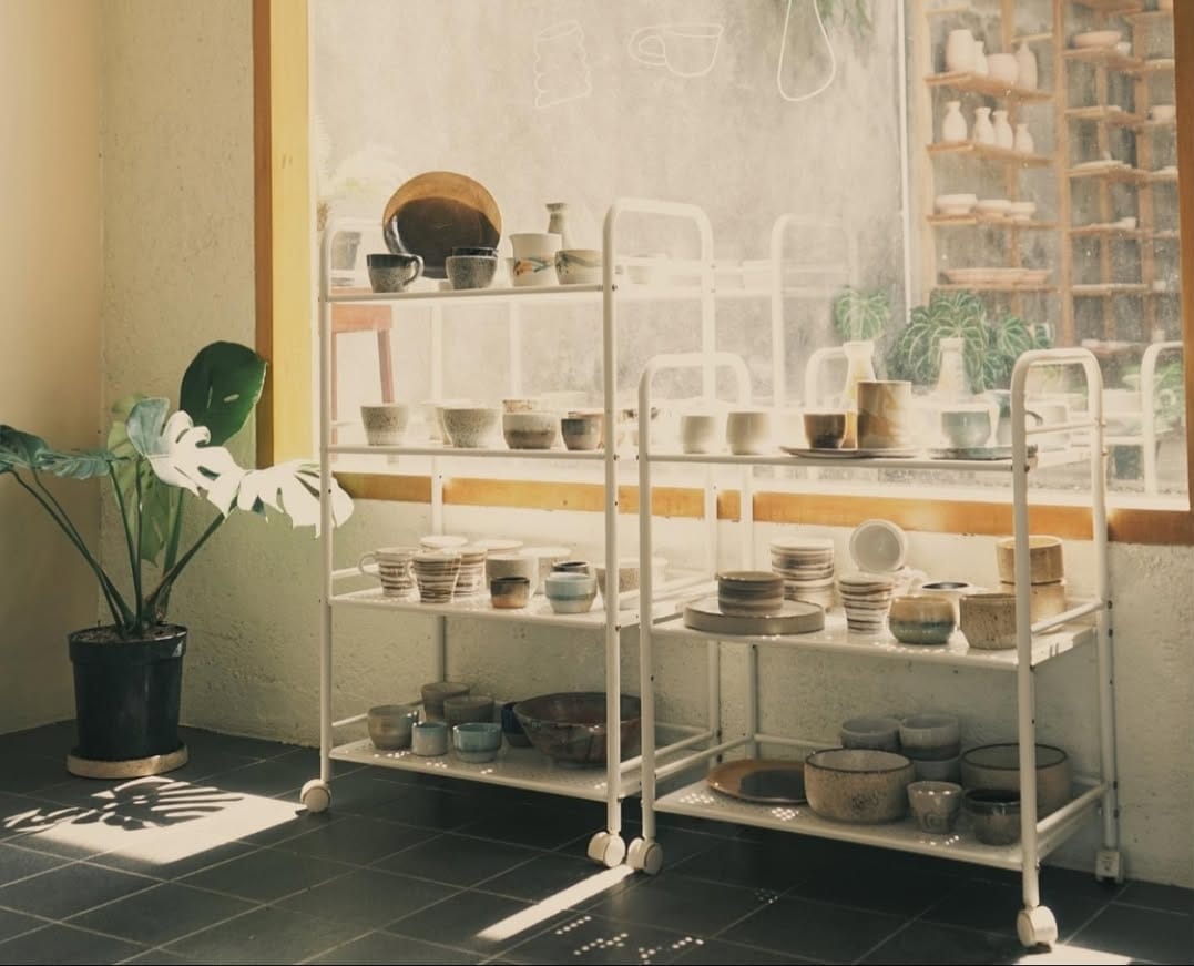 Beragam keramik di Matahati Ceramics Malang