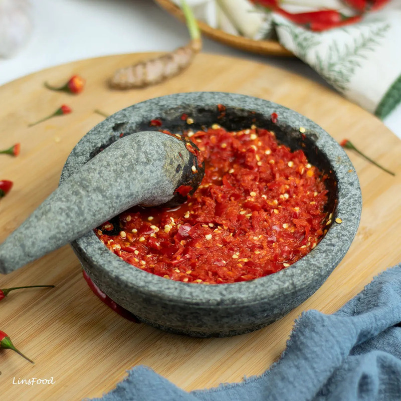 PEDAS NAMPOL: Sambal free refill