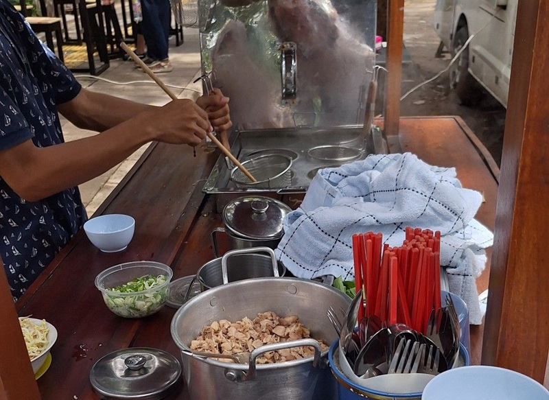 NIKMAT BIKIN KENYANG: Inilah Rekomendasi Warung Makan Rp 5 Ribuan yang Bikin Kenyang